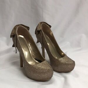 Forever 21 gold heels women’s size 7.5
